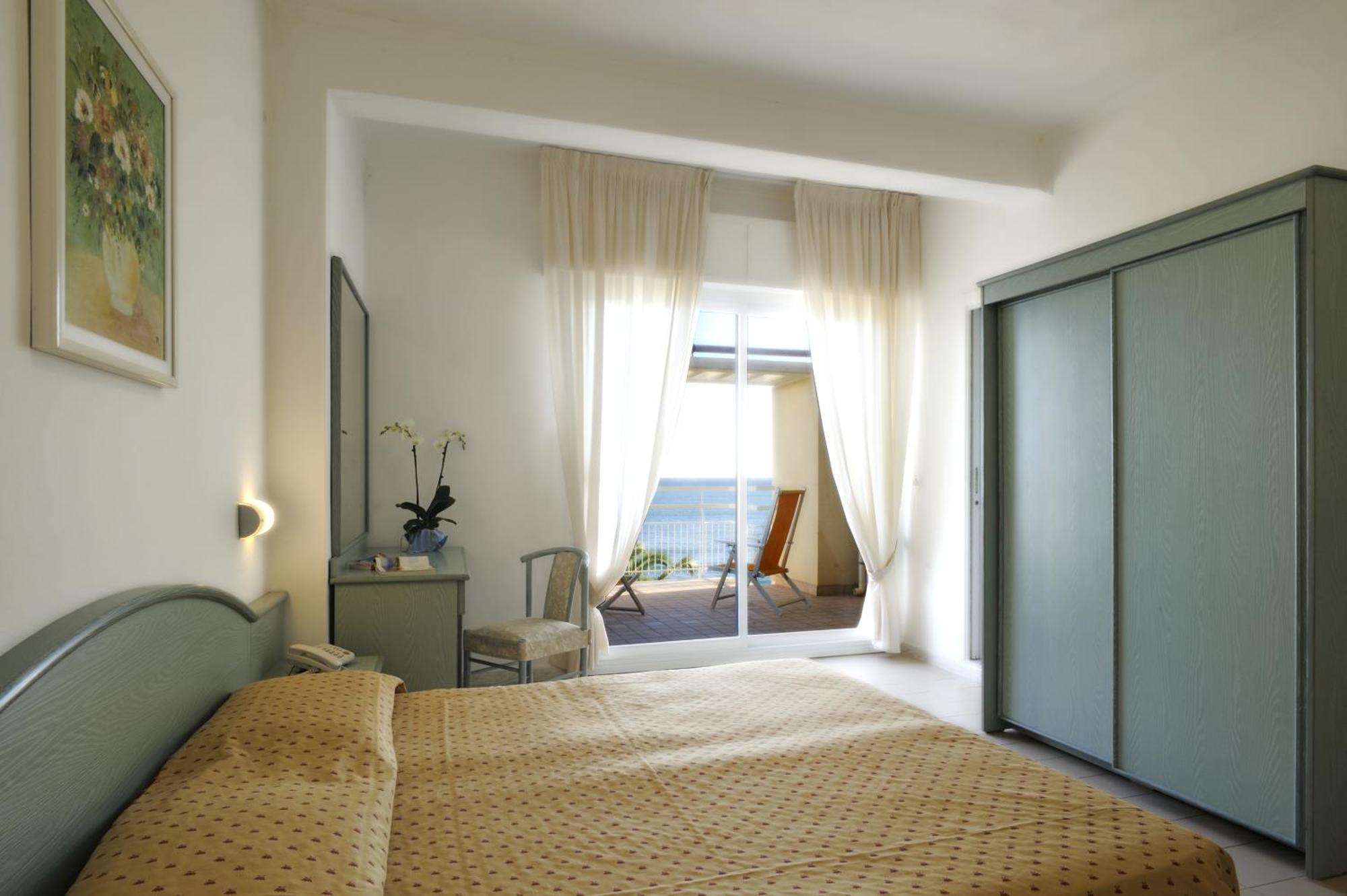 Hotel Miramare Diano Marina Pokój zdjęcie