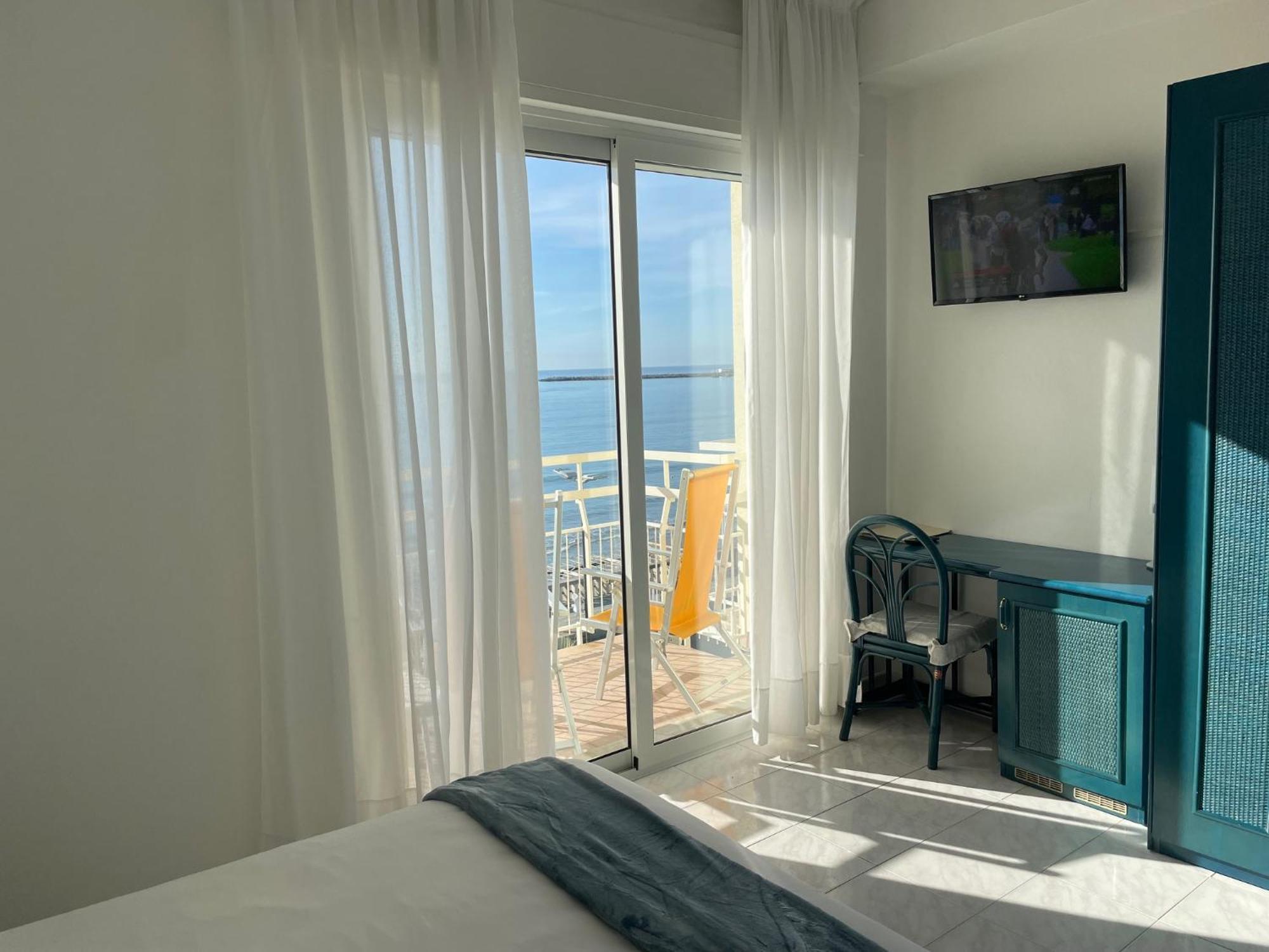 Hotel Miramare Diano Marina Zewnętrze zdjęcie
