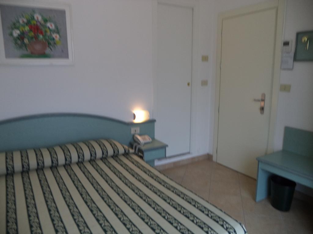 Hotel Miramare Diano Marina Pokój zdjęcie
