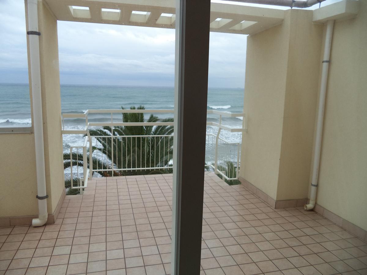 Hotel Miramare Diano Marina Zewnętrze zdjęcie